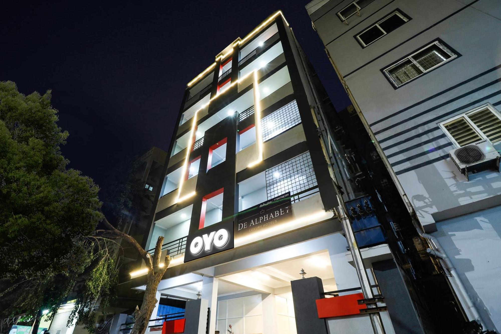 Super Townhouse De Alphabet Hotel Kukatpally Nexus Mall Hyderabad Bagian luar foto