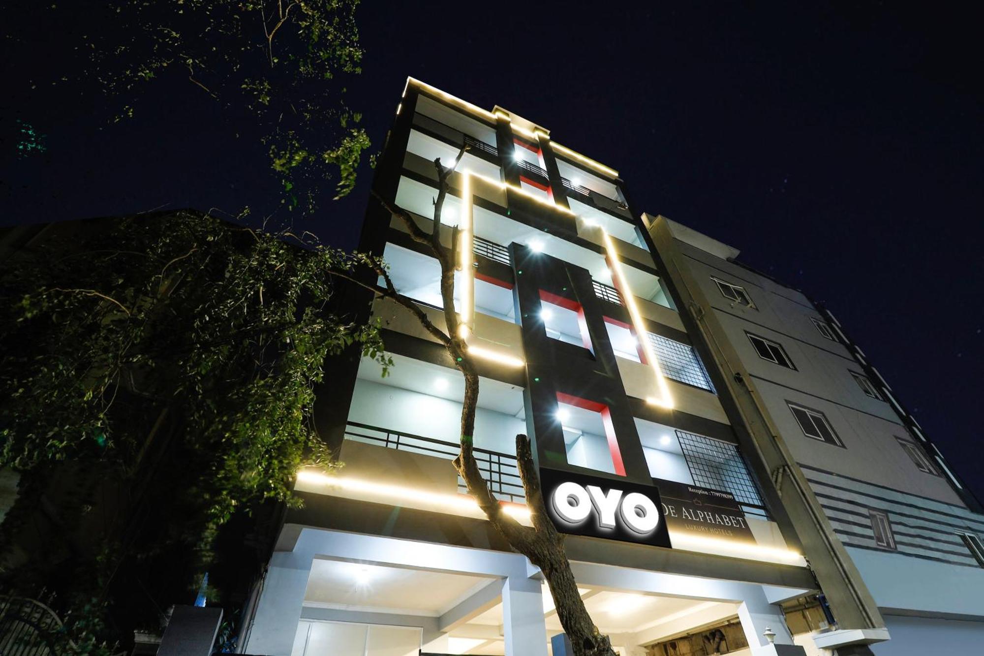 Super Townhouse De Alphabet Hotel Kukatpally Nexus Mall Hyderabad Bagian luar foto